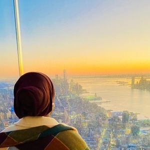 Meet your Posher, Rheè